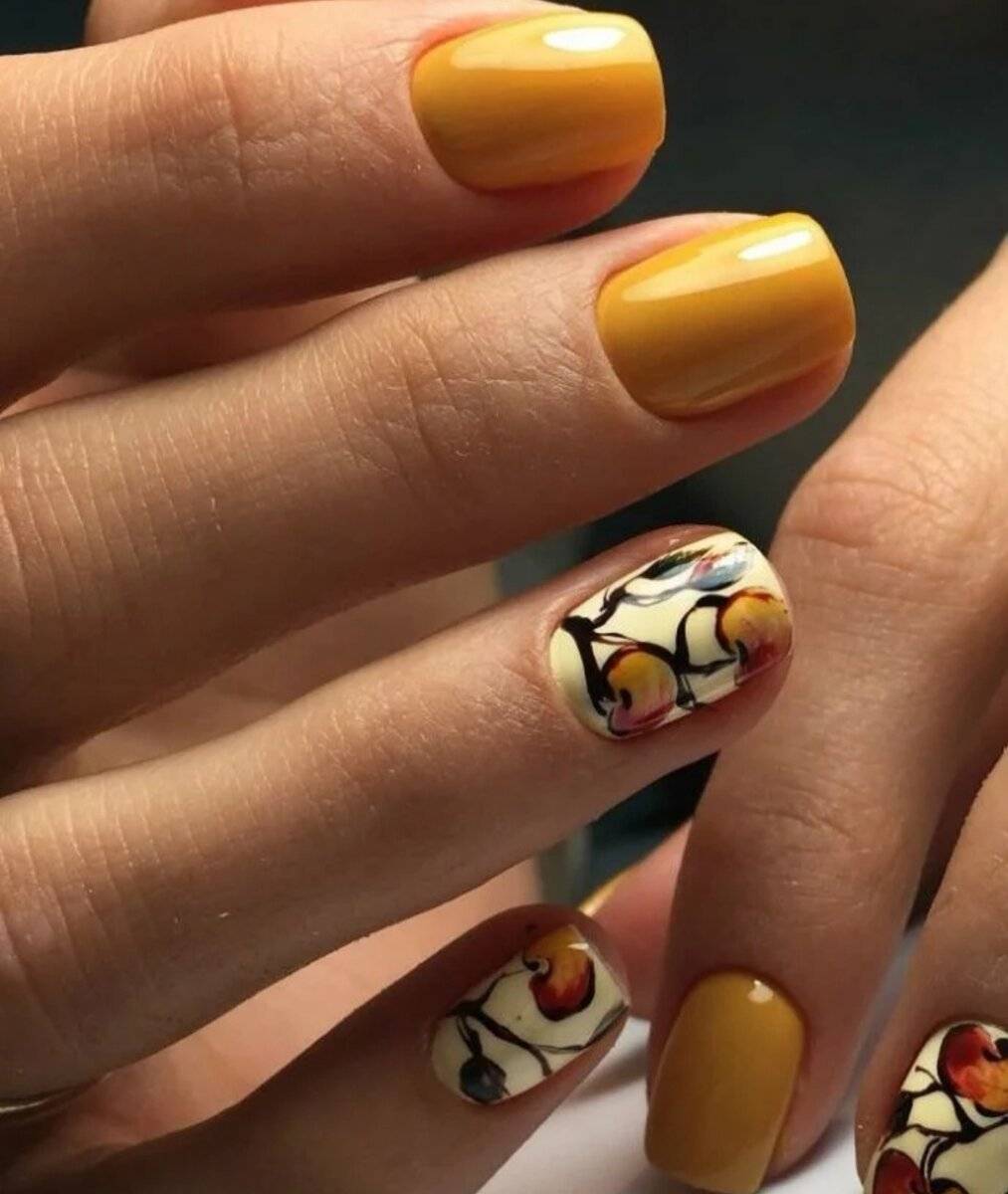 Дизайн ногтей осень 2021: фото-новинки самого модного маникюра