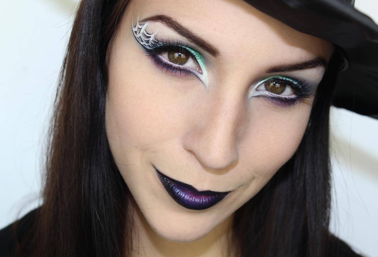 Как сделать страшный макияж ведьмы