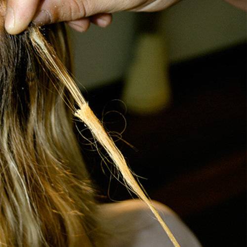 Как снять капсульное наращивание. Снятие нарощенных волос. Наращивание волос снятие. Снятые нарощенные волосы. Волосы после снятия нарощенных.