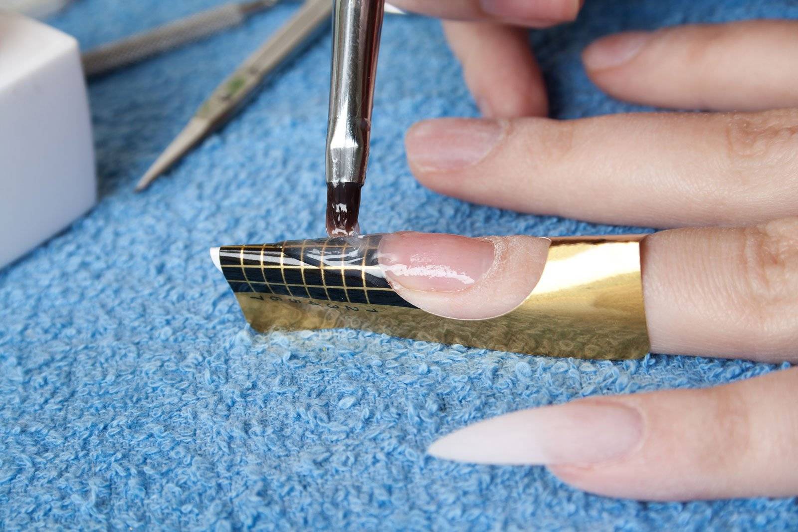 Как сделать коррекцию ногтей с гель лаком