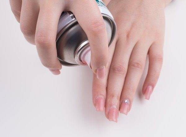 Как быстро высушить лак на ногтях?