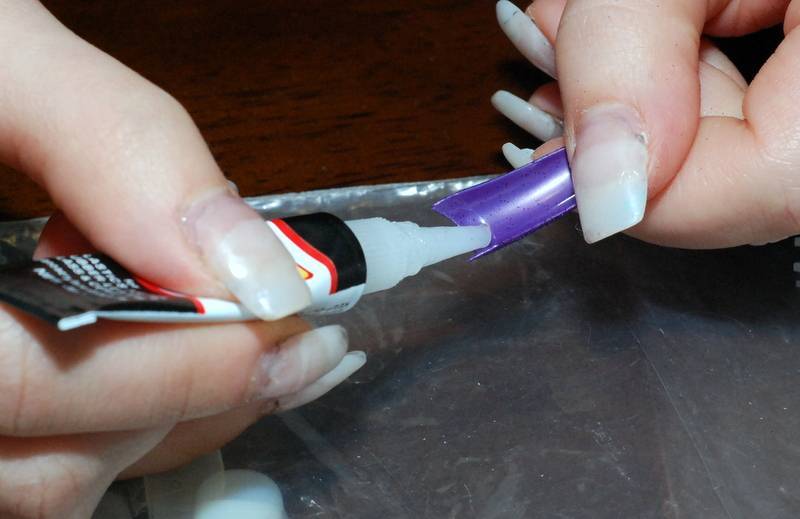 Как клеить накладные ногти? — легко! клеим накладные ногти быстро и надежно