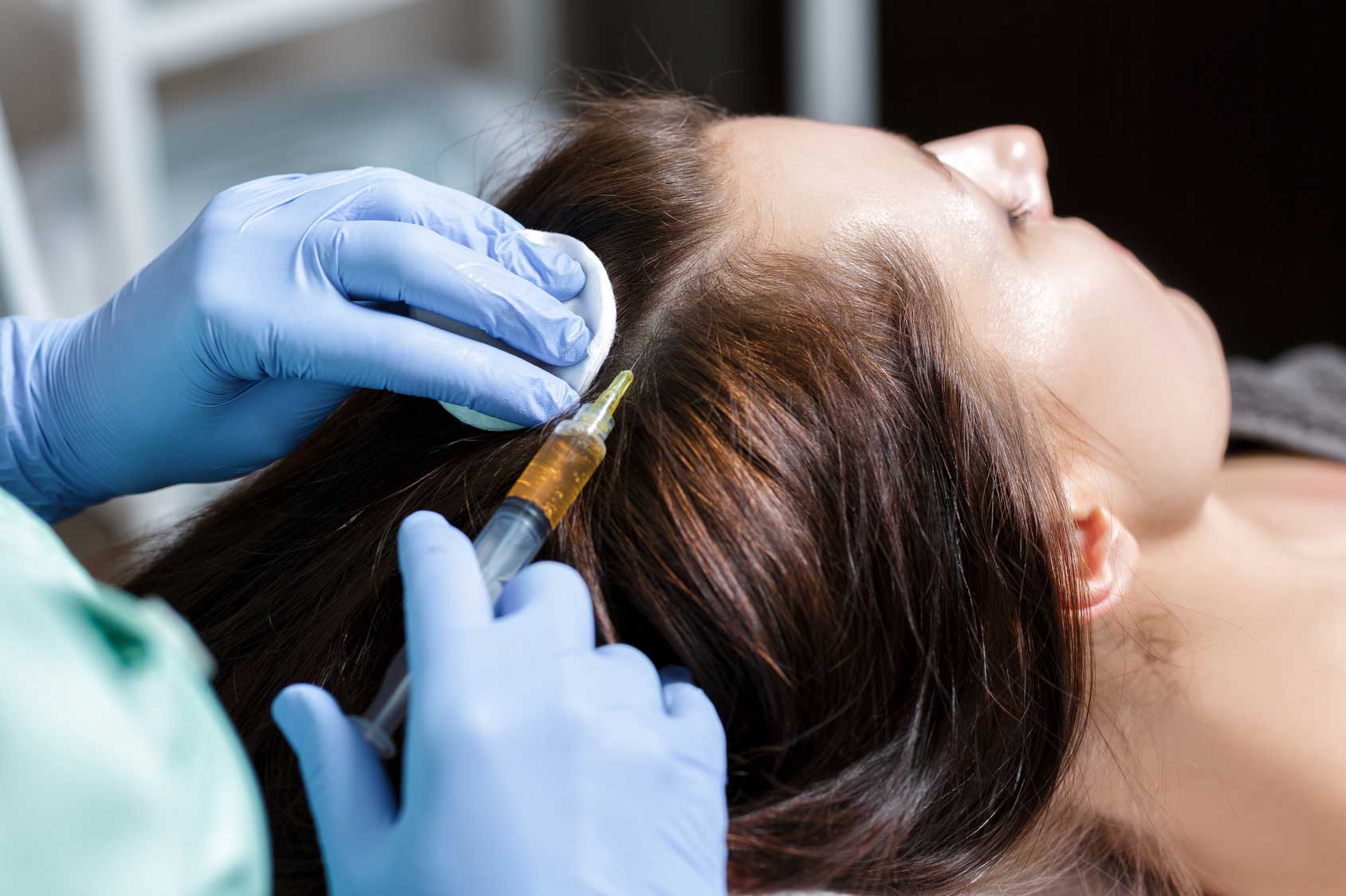 Мезотерапия для волос и кожи головы: что это за процедура от выпадения