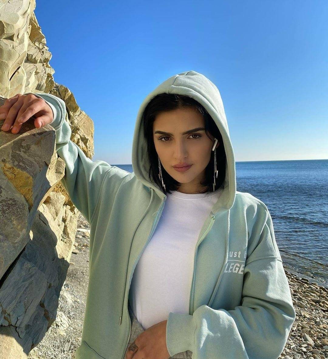 Дина саева (мадина басаева) — биография, личная жизнь, соц. сети
