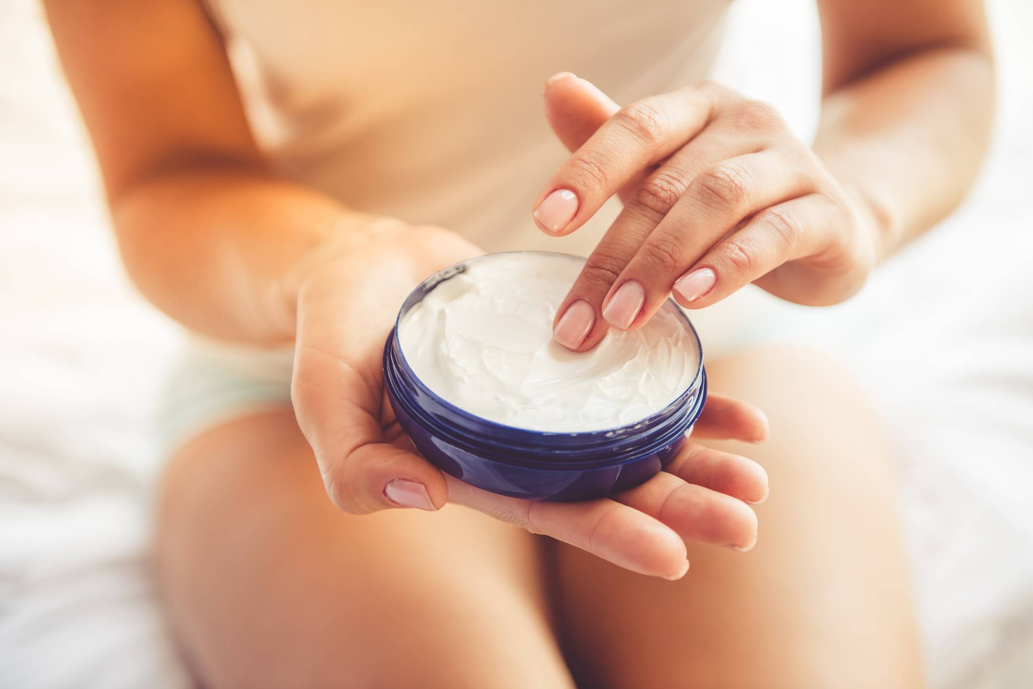 Можно ли кремом для лица мазать руки? основные правила ухода за кожей