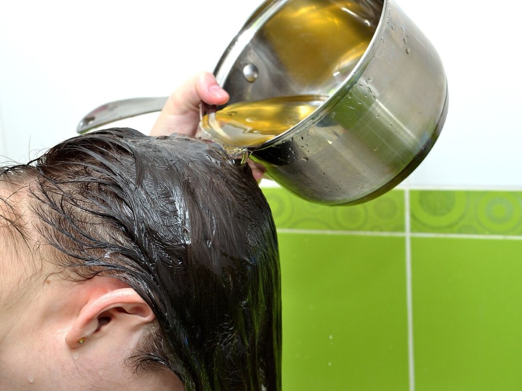 Народные средства от выпадения волос — рецепты натуральных масок, отваров и настоек для укрепления волос