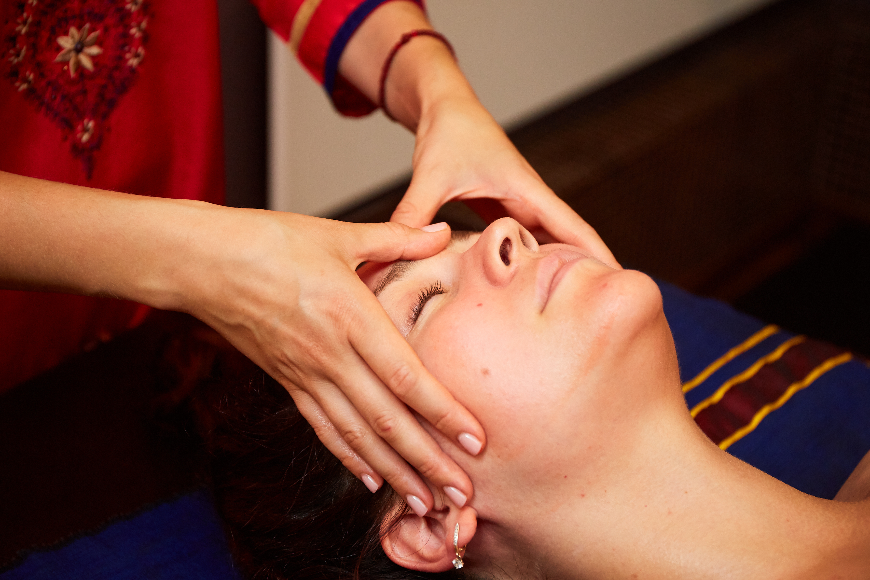 Миофасциальный массаж лица — альтернатива подтяжке лица