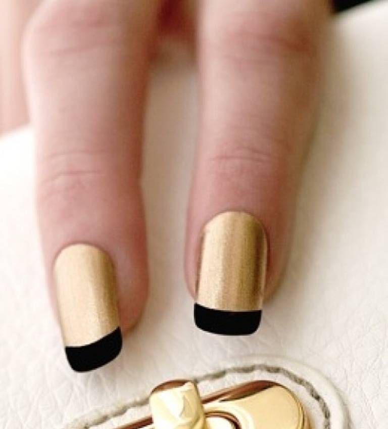 Маникюр с золотом 2021-2022: модные фото новинки дизайна ногтей