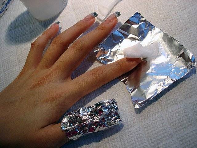 Как снять нарощенные ногти в домашних условиях: как снимать нарощенные гелем ногти