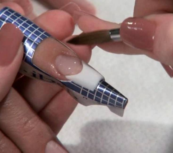 Что нужно для наращивания ногтей в домашних условиях?