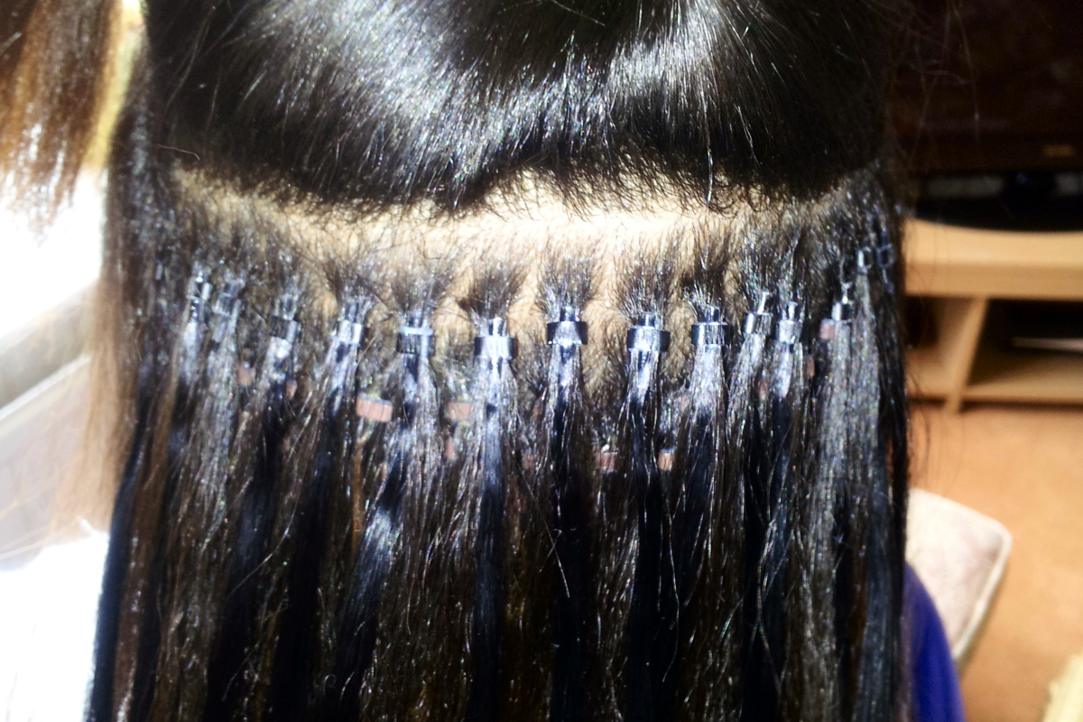 Наращивание волос в медном мароне