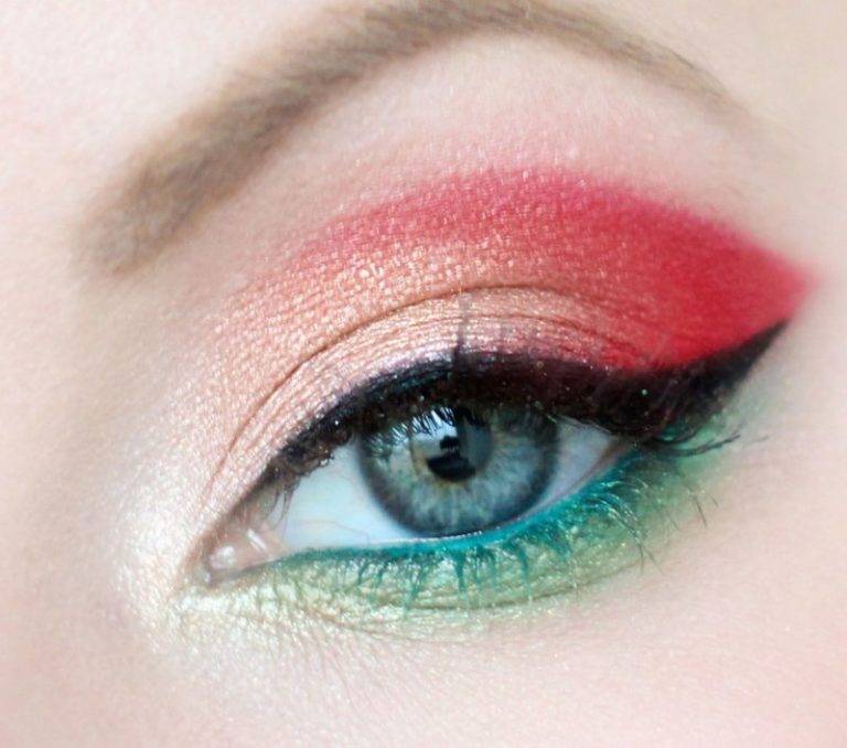 Шиммеры для глаз. Красно зеленый макияж. Розово зеленый макияж. Красный макияж для зеленых глаз. Макияж с красными тенями для зеленых глаз.