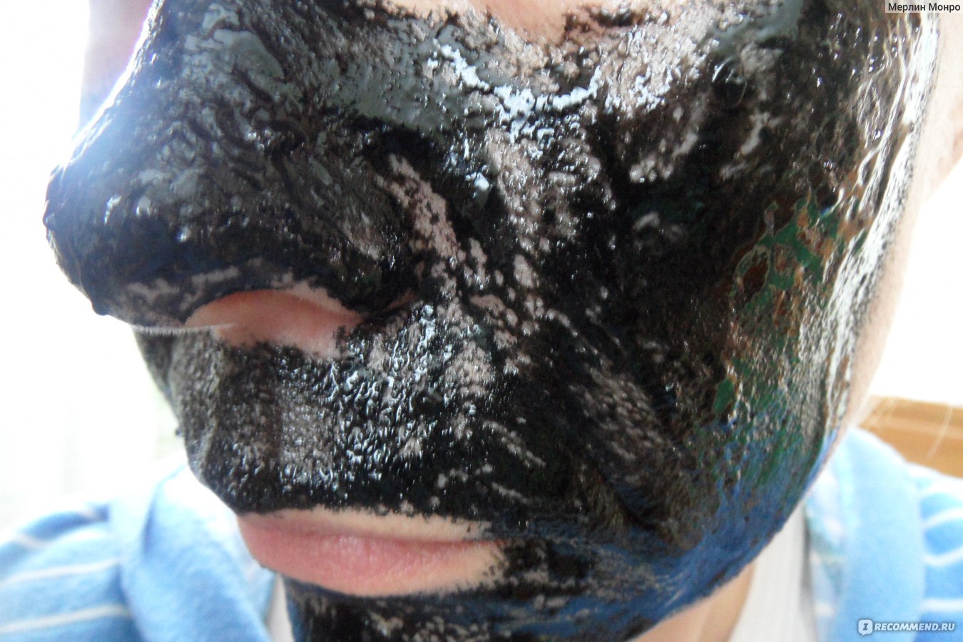 Домашняя маска для лица с углем. Маска из угля и желатина. Маска для лица из угля. Маска с углем и желатином от черных точек.