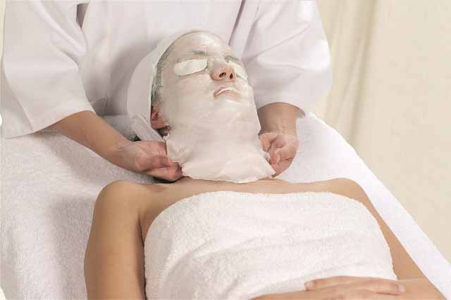 Парафинотерапия для лица в домашних условиях: как провести процедуру, эффект от маски, рецепты для кожи лица и рук