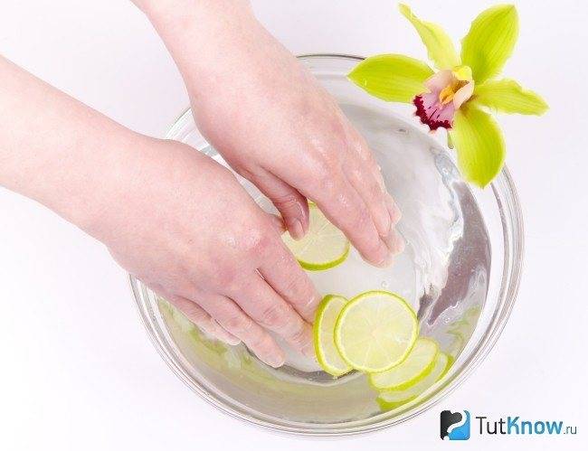 Укрепляющие ванночки для роста ногтей: с солью, содой, лимоном