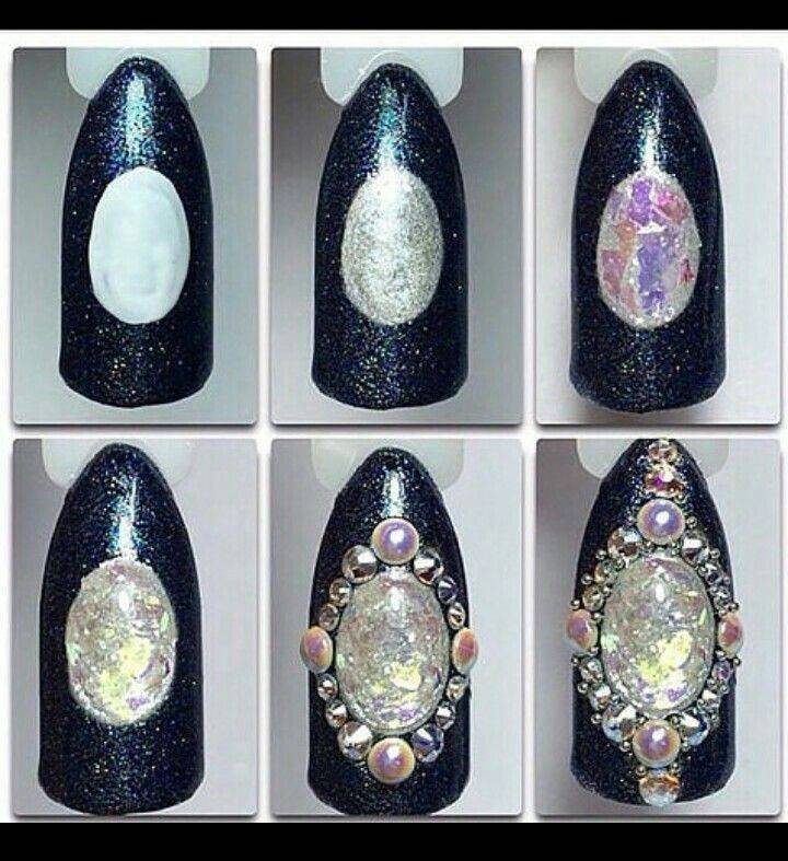 Дизайн ногтей с жидкими камнями и литьем фото