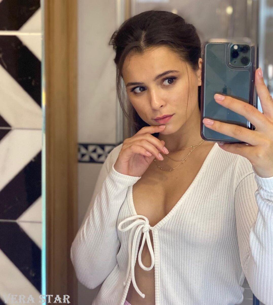 Случайно попала в кино, говорит на 5 языках и другие малоизвестные факты о звезде сериала «гранд» и «последний богатырь» миле сивацкой