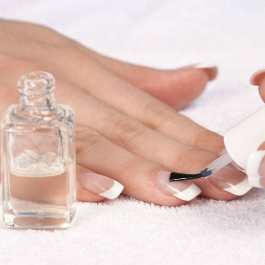 Как быстро высушить лак на ногтях без лампы в домашних условиях