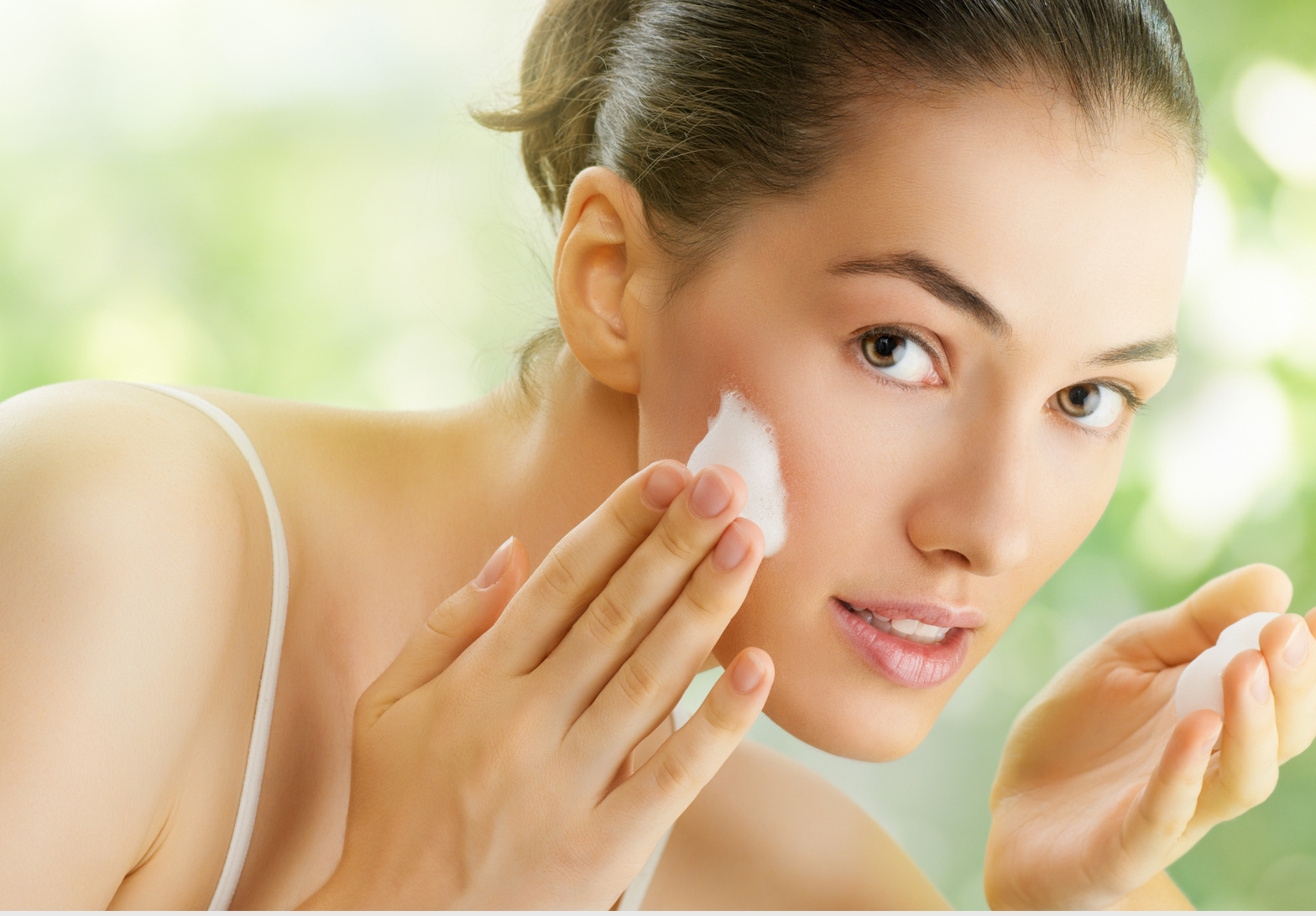 Как правильно очищать кожу лица. этапы очищения | чистая линия