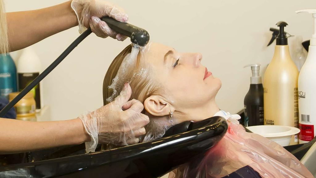 Какие волосы лучше красить: грязные или чистые — советы профессионалов
