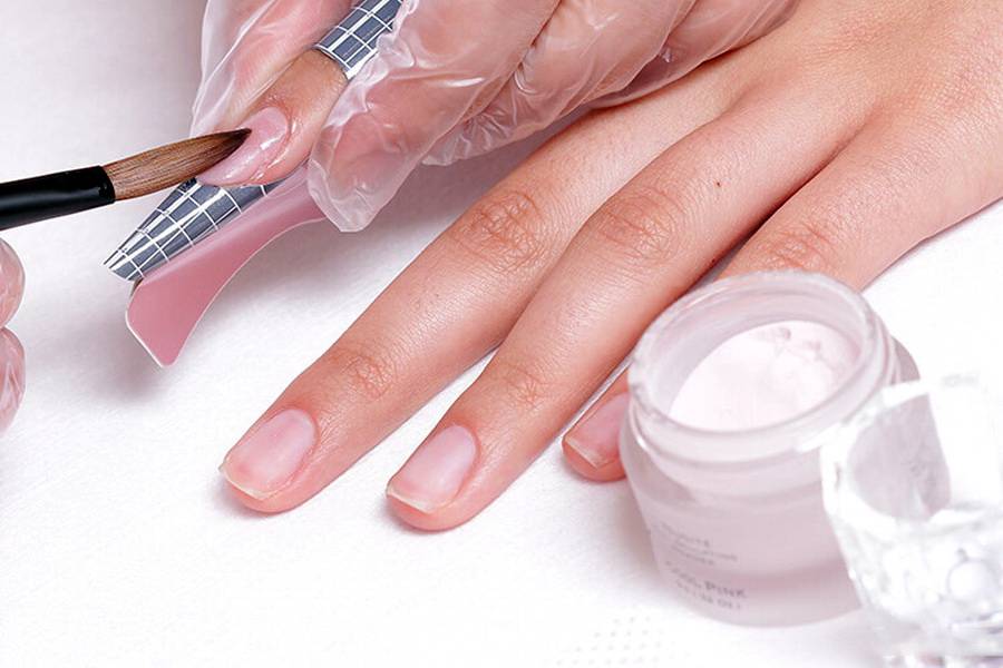 Каким методом лучше наращивать ногти: гелем или акрилом?