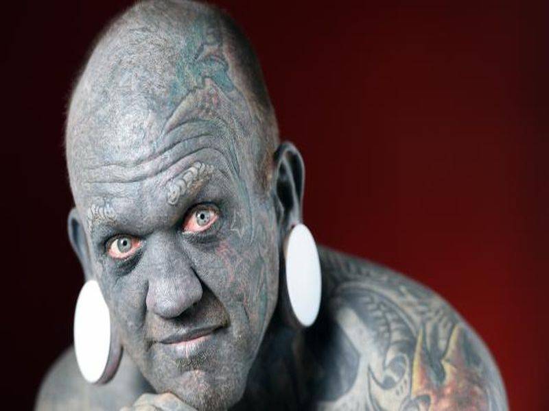 Топ 10 самых татуированных людей мира