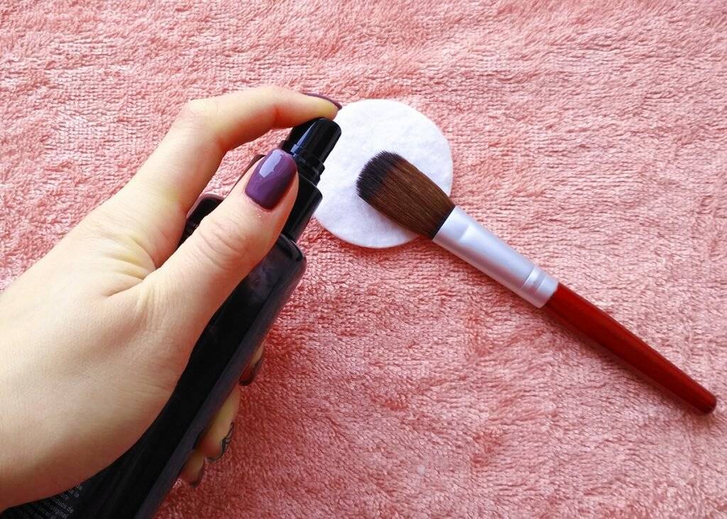 Как мыть кисти для макияжа: как очистить спонж для тонального крема, как правильно почистить косметические кисти