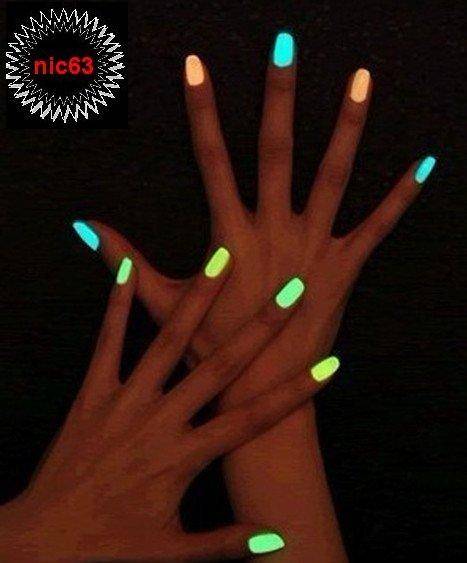 Светящийся лак для ногтей, будь заметной в темноте!