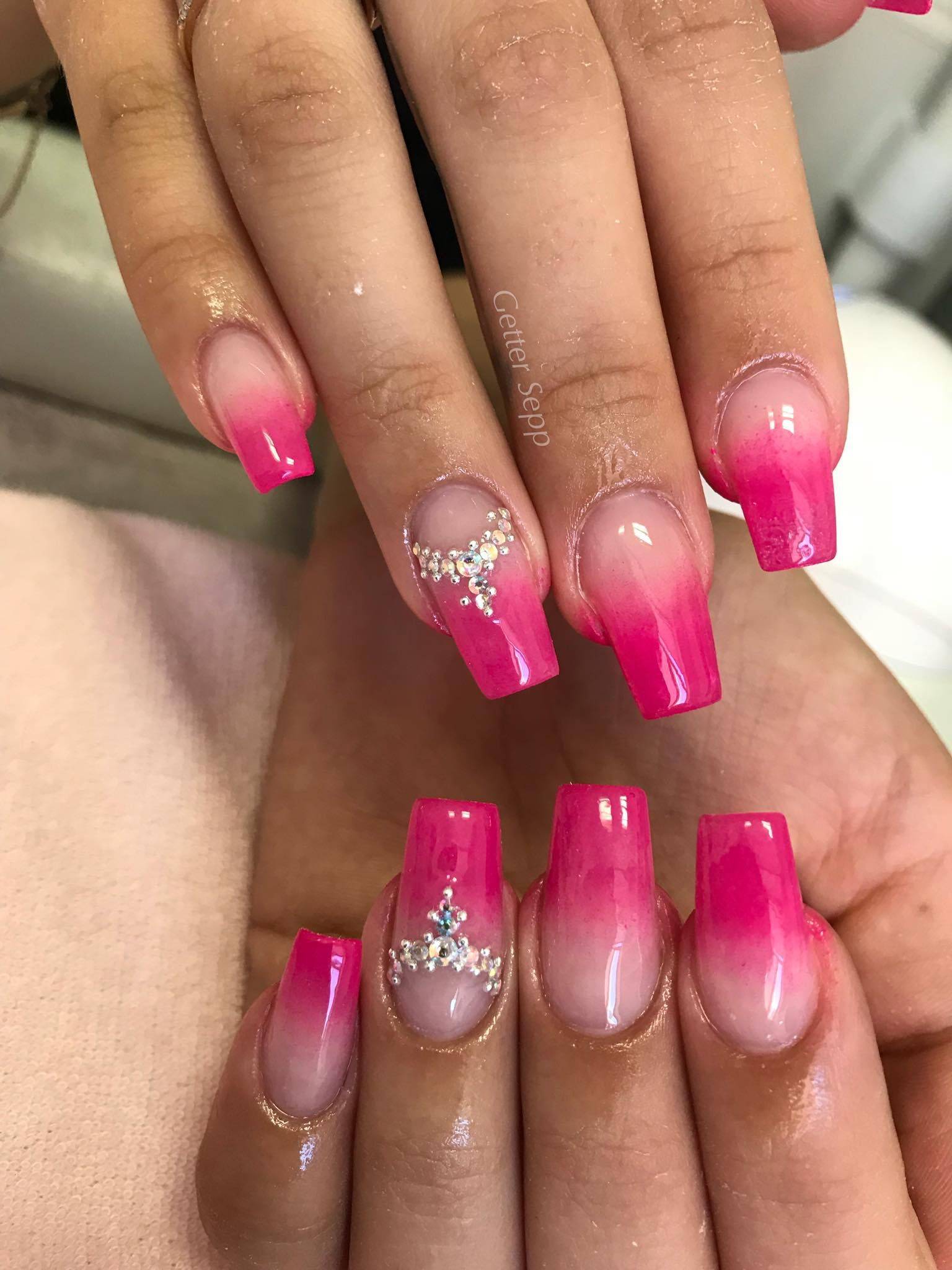 Маникюр розовый френч: модный дизайн ногтей, фото
розовый френч: модный маникюр 2019 — modnayadama