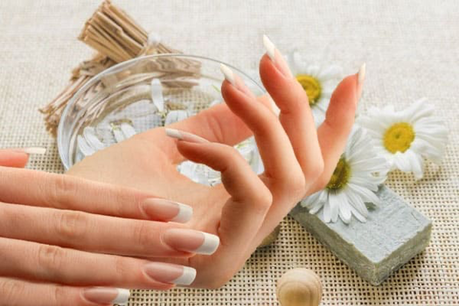 Как укрепить ногти в домашних условиях: чем можно быстро привести их в нормальное состояние, и простые рецепты народных средств, укрепление йодом и не только