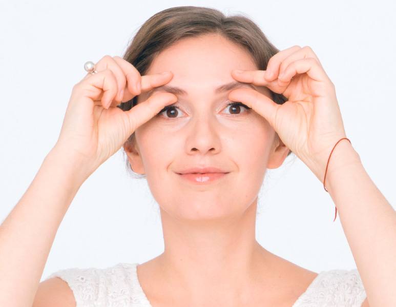 Упражнения от гусиных лапок вокруг глаз – 6 методов чтобы убрать