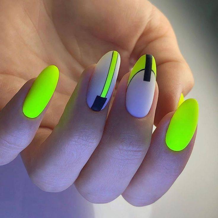 Маникюр лето 2021 - модные тенденции: фото, самый красивый дизайн ногтей