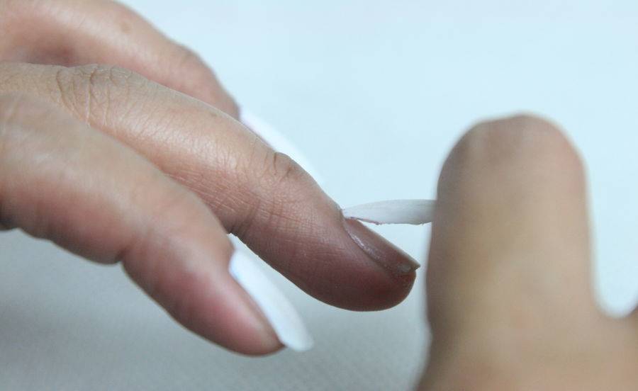 Лайфхак: чем приклеить накладные ногти если нет клея? | красивые ногти - дополнение твоего образа