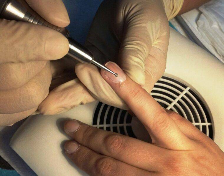 Классический (обрезной) педикюр – виды процедур, пошаговая инструкция по обработке пяточек и стоп
