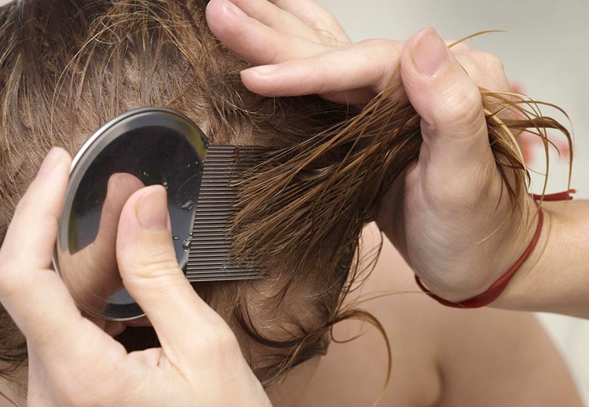 Как убрать детский леп на голове девочки с длинными волосами