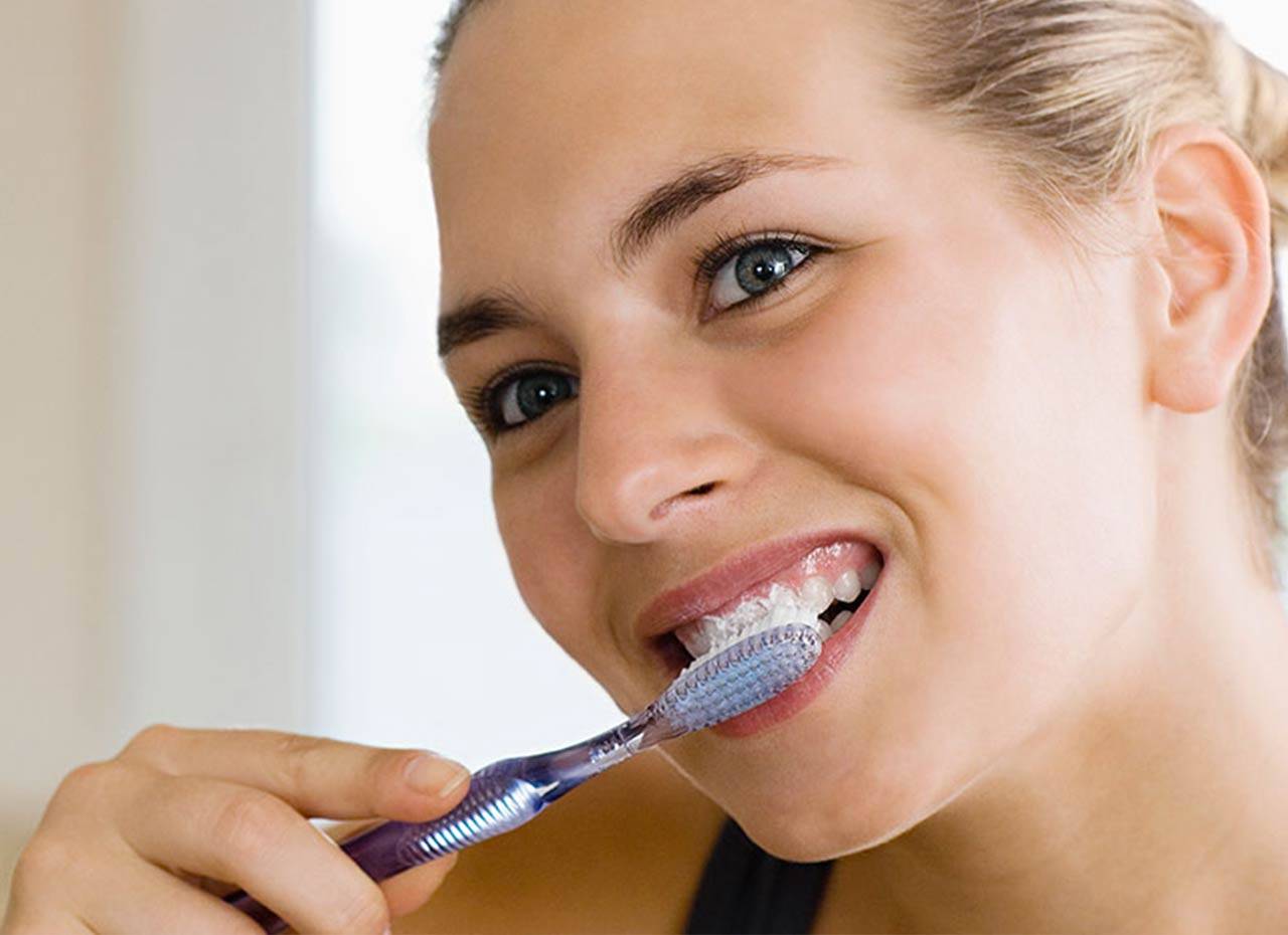 Отбеливание зубов перекисью водорода: отзывы, рецепты, меры предосторожности